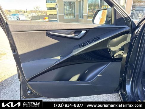 Used 2023 Kia Niro EX image 22