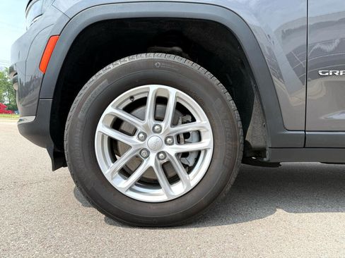 Used 2023 Jeep Grand Cherokee L Laredo w/ Luxury Tech Group I image 11