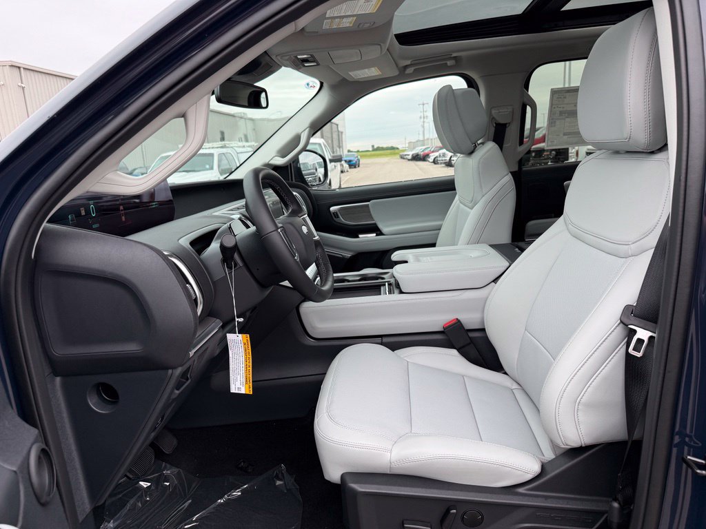 Used 2027 Ford Expedition Platinum RWD image 5