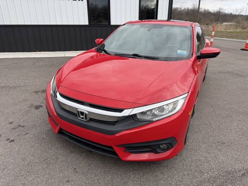 Used 2017 Honda Civic EX-T image 2