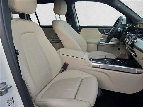 Certified 2025 Mercedes-Benz GLB 250 image 19