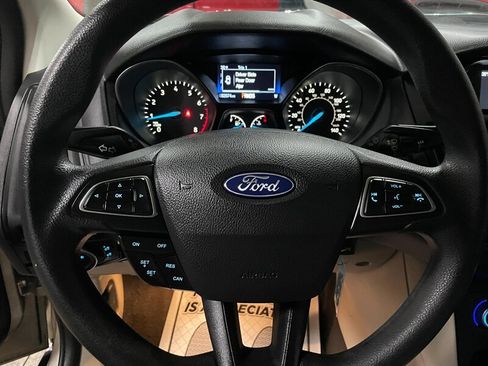 Used 2018 Ford Focus SE image 8
