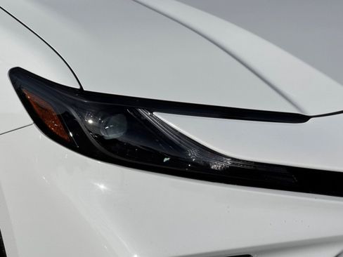 Used 2025 Toyota Camry SE FWD image 12