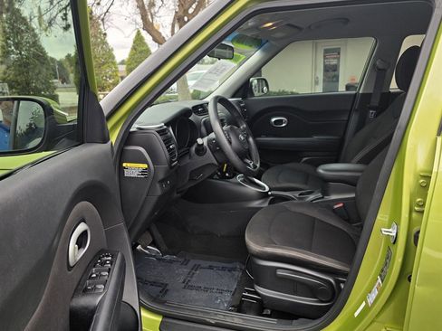 Used 2016 Kia Soul image 14