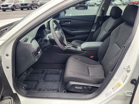 Used 2025 Honda Accord SE image 11