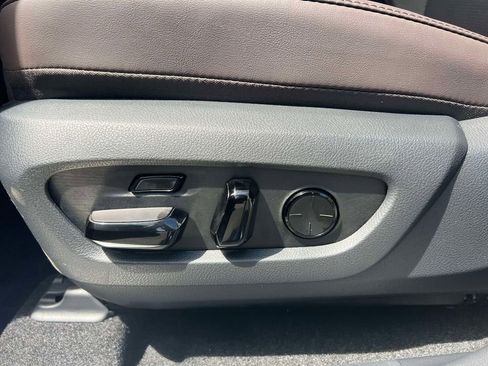 New 2026 Lexus RX 450h AWD image 19