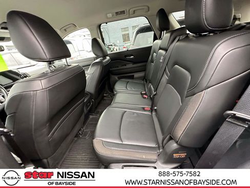 Certified 2024 Nissan Pathfinder SL w/ Black Appearance Package image 14