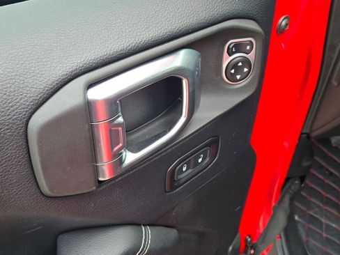 Used 2018 Jeep Wrangler Unlimited Sahara w/ Cold Weather Group image 24