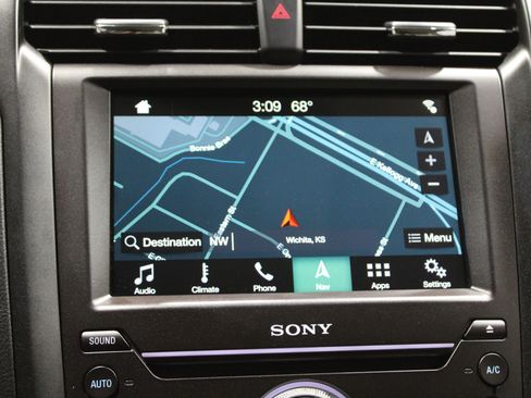 Used 2018 Ford Fusion Titanium image 18