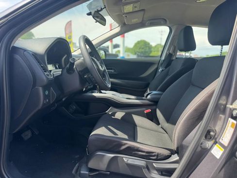 Used 2016 Honda HR-V LX image 9