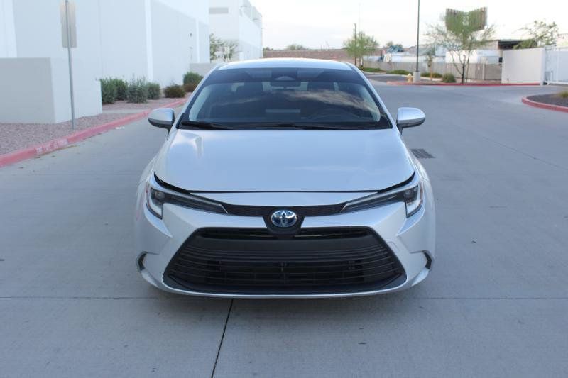 Used 2025 Toyota Corolla LE FWD image 2