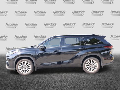 Used 2025 Toyota Highlander Platinum AWD/4WD image 6