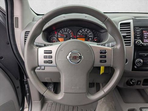 Used 2018 Nissan Frontier SV image 16