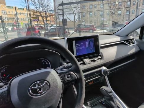 Certified 2025 Toyota RAV4 XLE image 21