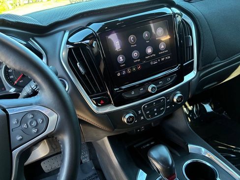Used 2022 Chevrolet Traverse RS AWD/4WD image 11