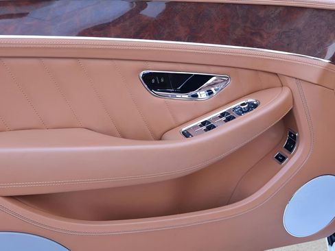 Used 2024 Bentley Continental GT image 13
