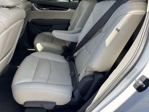 Used 2023 Cadillac XT6 Premium Luxury w/ Technology Package FWD image 14