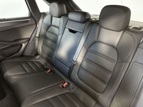 Certified 2022 Porsche Macan GTS image 22