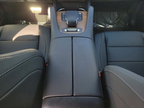 Certified 2025 Mercedes-Benz GLS 450 4MATIC image 9
