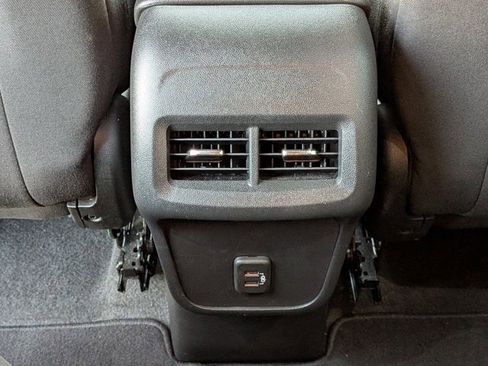 Used 2023 Chevrolet Equinox LT image 17