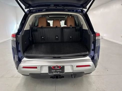 Used 2024 Nissan Pathfinder Platinum w/ Cargo Package FWD image 6