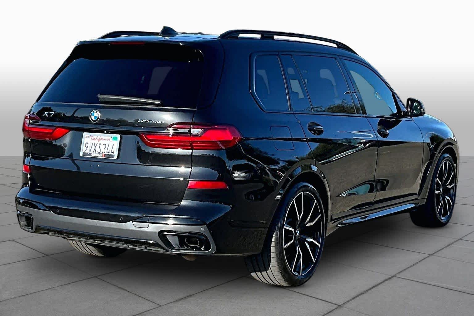 Used 2022 BMW X7 xDrive40i w/ M Sport Package AWD/4WD image 12