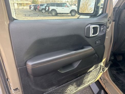 Used 2020 Jeep Gladiator Mojave image 10