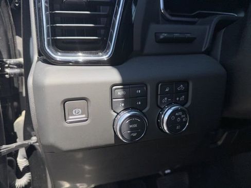 Used 2024 GMC Sierra 2500 Denali Ultimate AWD/4WD image 38
