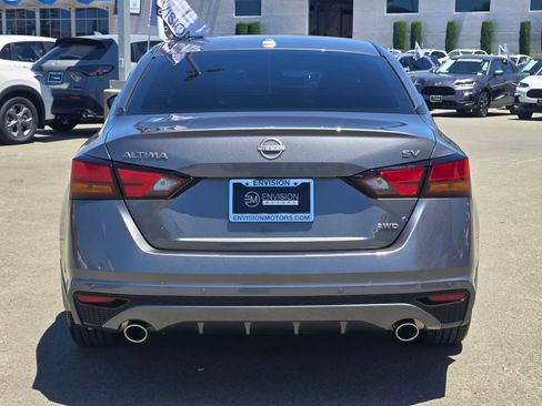 Used 2024 Nissan Altima 2.5 SV w/ SV Premium Package AWD/4WD image 6