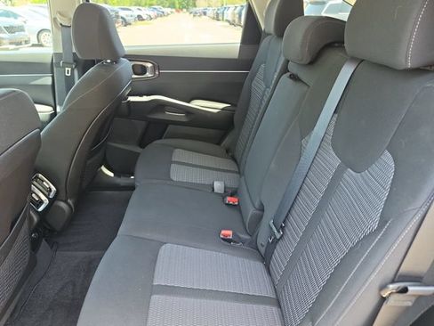Certified 2023 Kia Sorento LX FWD image 11