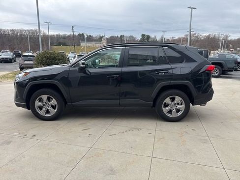 Used 2025 Toyota RAV4 XLE image 4