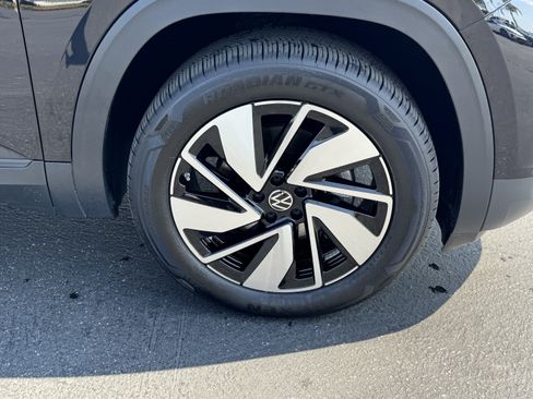 Used 2026 Volkswagen Atlas SE FWD image 11
