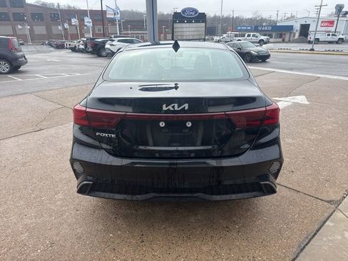 Used 2023 Kia Forte LXS image 5