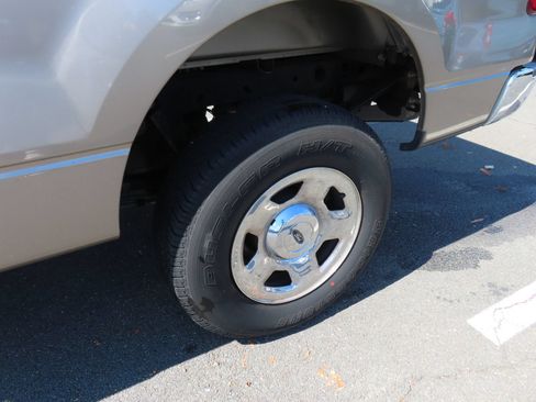 Used 2005 Ford F150 4x4 Regular Cab image 11