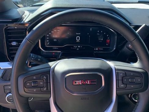 Used 2025 GMC Sierra 1500 SLT AWD/4WD image 29