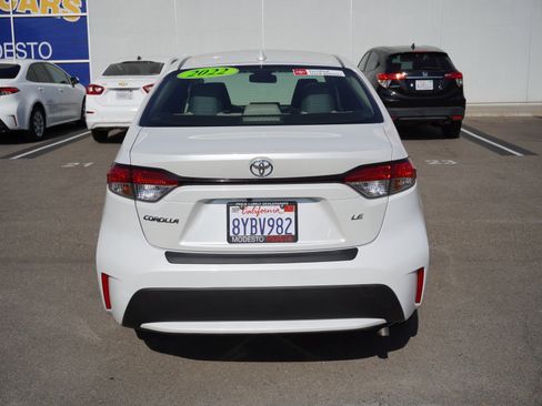Used 2022 Toyota Corolla LE w/ Carpet Mat Package (TMS) FWD image 9
