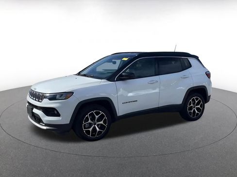 Used 2025 Jeep Compass Limited image 7