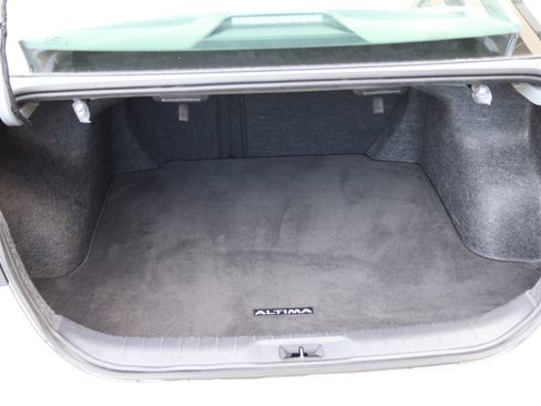 Used 2024 Nissan Altima 2.5 SV FWD image 6