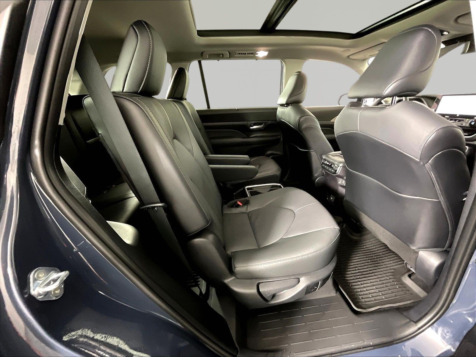Used 2026 Toyota Grand Highlander AWD image 25