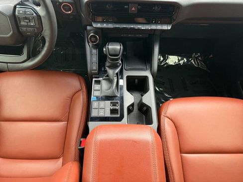 Used 2024 Toyota Land Cruiser image 5