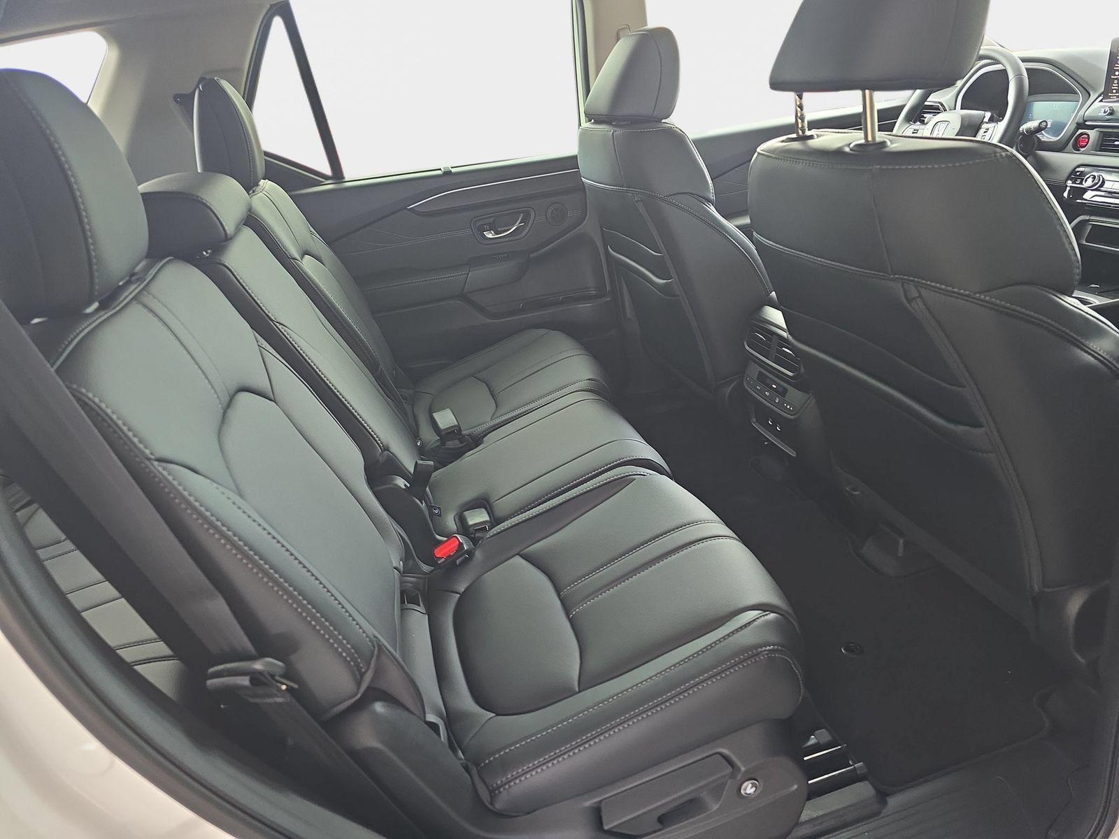 New 2026 Honda Pilot Touring image 11