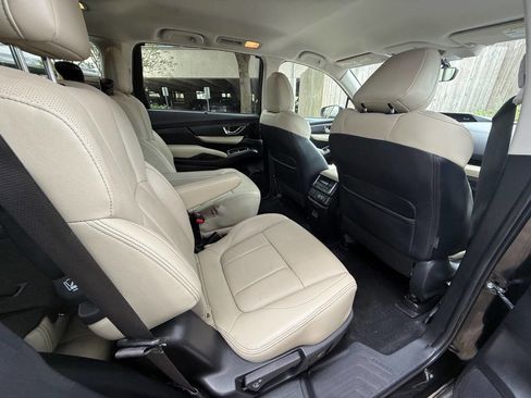 Used 2019 Subaru Ascent Limited image 37
