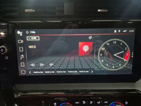 Used 2022 GMC Sierra 1500 AT4 w/ Technology Package image 15