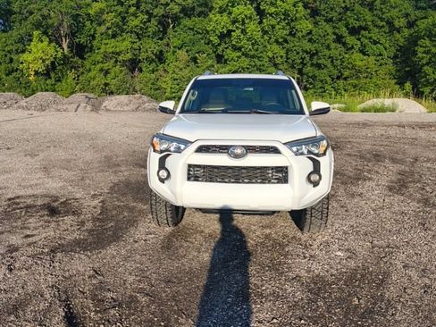 Used 2016 Toyota 4Runner SR5 Premium w/ Four Season Floor Mat Package AWD/4WD image 3