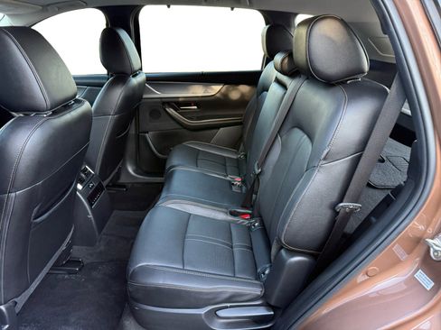 Certified 2025 MAZDA CX-70 Plug-In Hybrid w/ Premium Pkg image 16