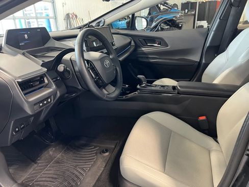 Used 2024 Toyota Prius Limited w/ Limited Premium Package FWD image 10