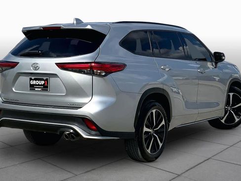 Used 2022 Toyota Highlander XSE AWD/4WD image 13