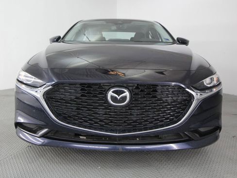 Used 2019 MAZDA MAZDA3 Sedan w/ Preferred Package FWD image 2