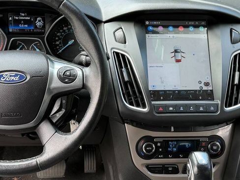 Used 2012 Ford Focus SEL FWD image 16