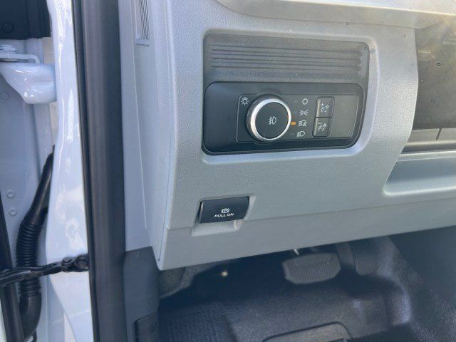 New 2026 Ford F550 4x4 Regular Cab Super Duty image 9